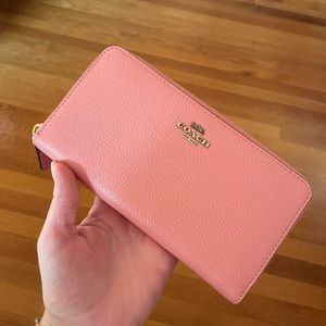 BRAND NEW COACH WALLET